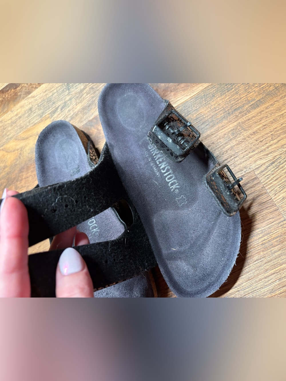 Birkenstock Black Metallic Bubble Pattern Two-Strap Women’s Sandal Sz 38 (8) - Picture 4 of 7